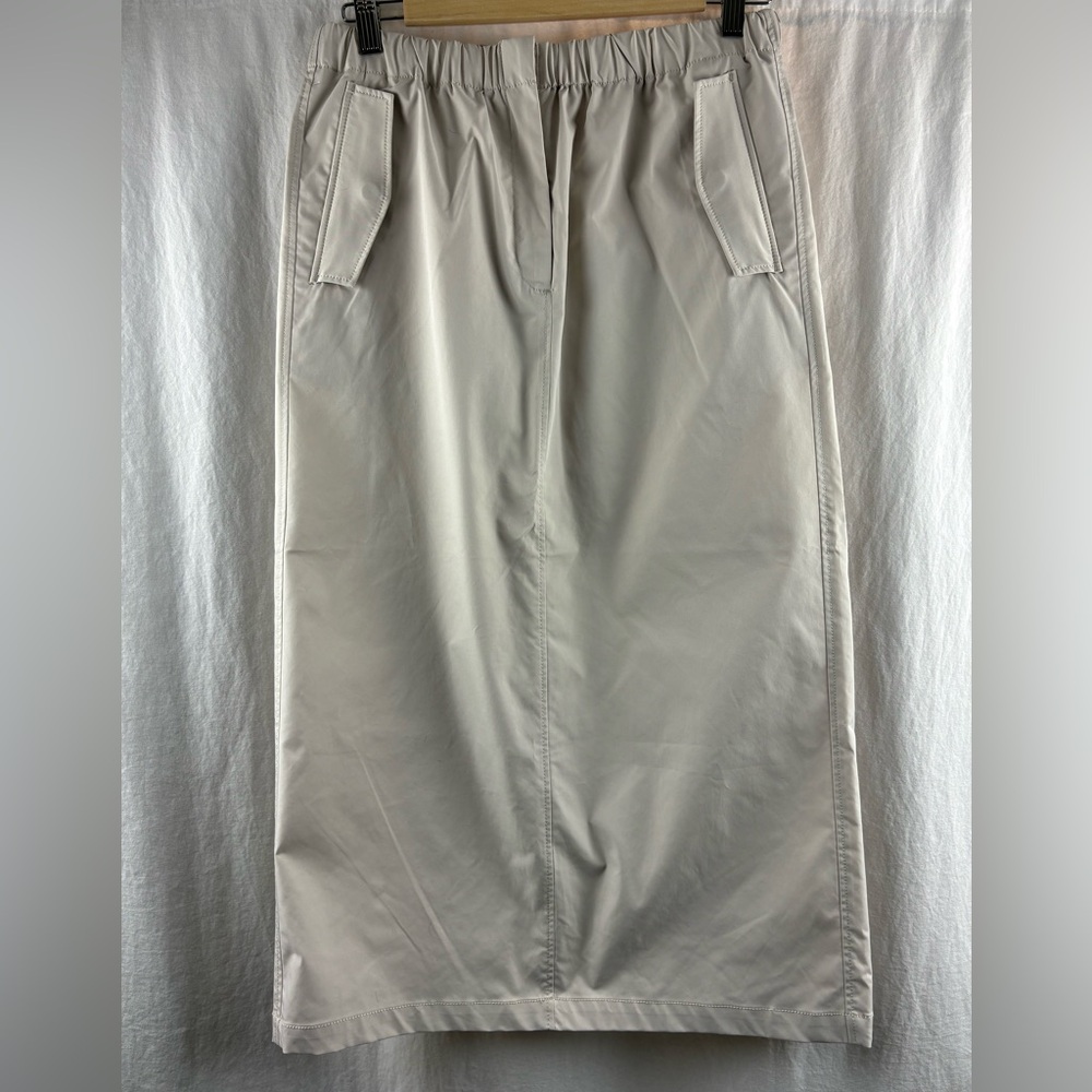 Aritzia The Group Babaton Light Beige
Emerson Skirt 6 - Picture 4 of 11